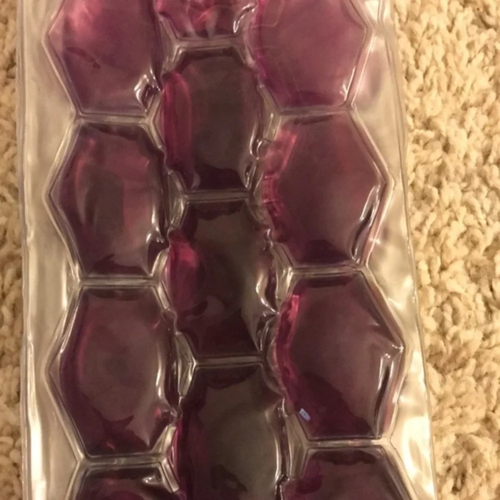 Brand new insulated purple wine bottle bag with handles